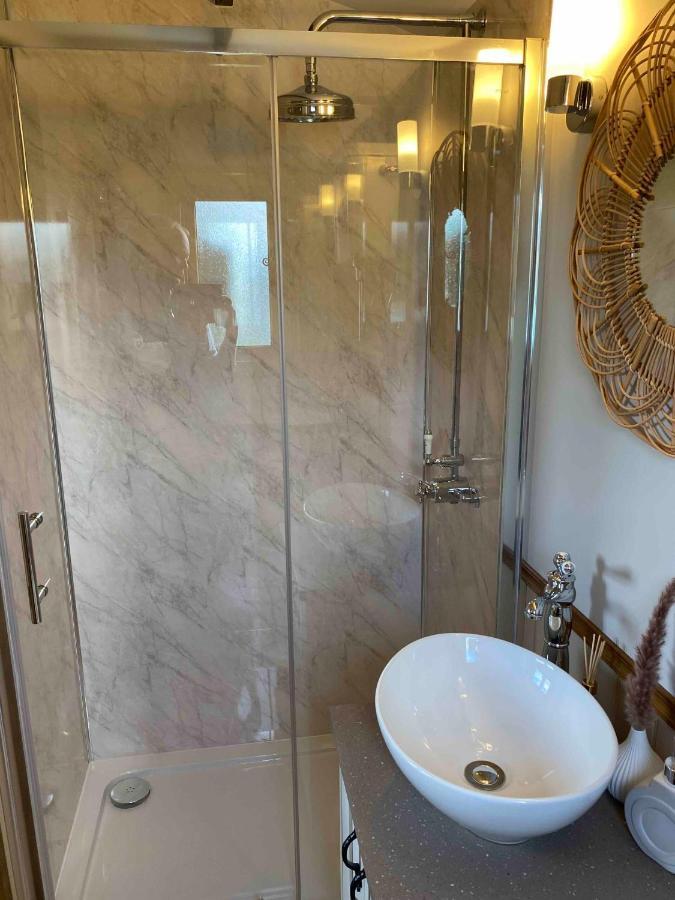 Vila Boyce Fen Farm Retreat Glamping & Fishery Wisbech Exteriér fotografie