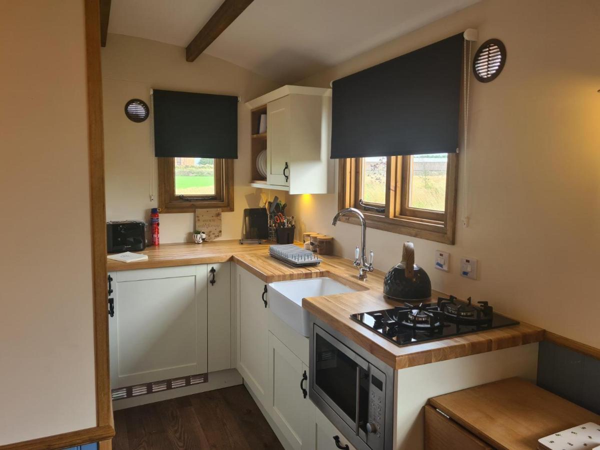Vila Boyce Fen Farm Retreat Glamping & Fishery Wisbech Exteriér fotografie